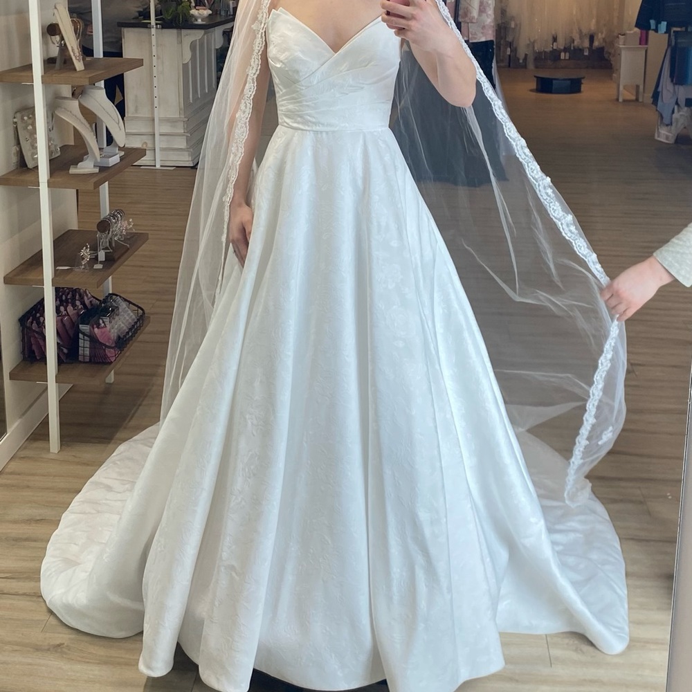 Sweet Love Bridal Gown with Veil